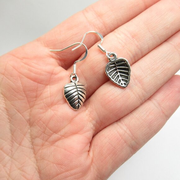 Trio of leaf earrings 3 - Picture 4 of 6